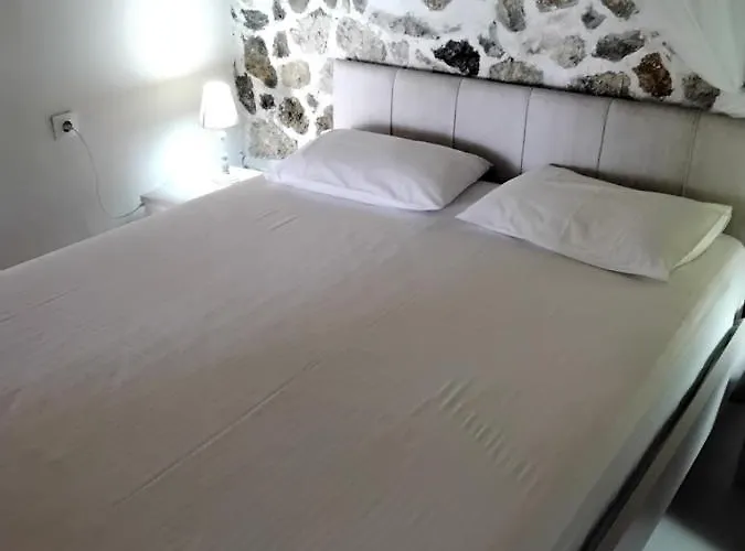 Nefeli Agios Gordios (Corfu)